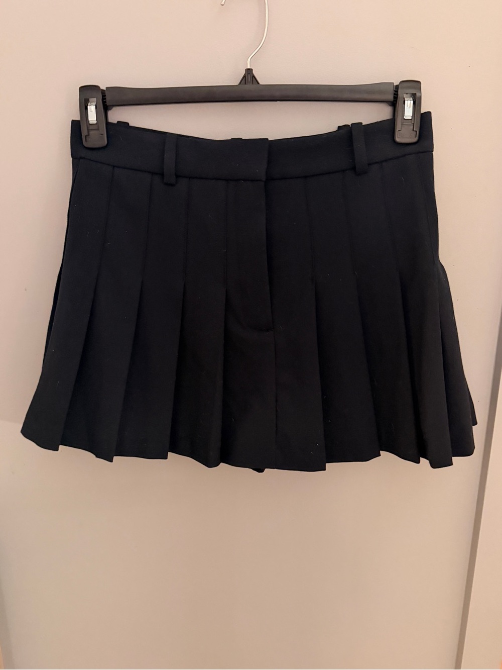 Abercrombie & Fitch Black Pleated Mini Skirt